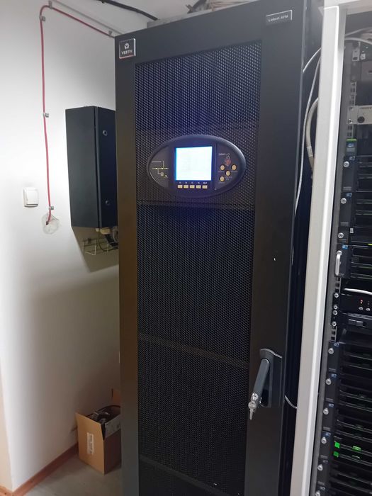 zasilacz APM trójfazowy 30kVA z możliwością rozbudowy do 90kVA