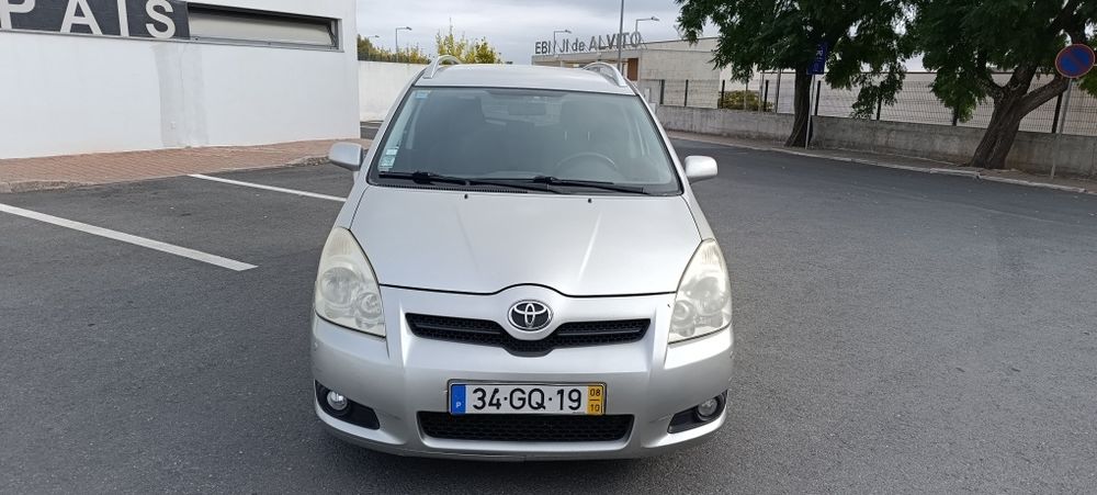 Toyota Corolla verso 2.2d4d 136cv 7lugares — photo 2