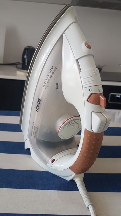 Ferro de engomar a vapor Bosch Sensixx Comfort TDA8310
