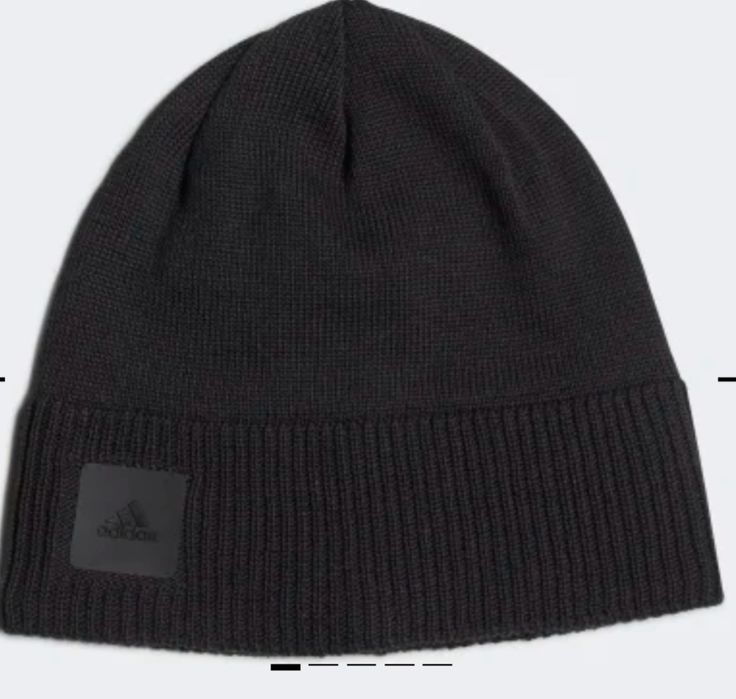 Приму в дар мужские шапки,шарфи,свитера, обувь