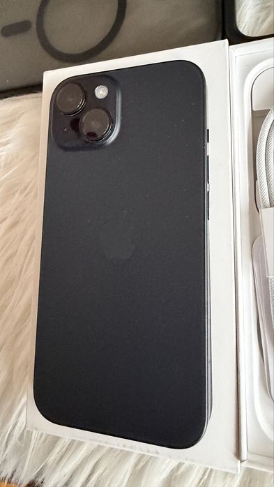 Iphone 15, 256 GB- tytanowy czarny, stan idealny