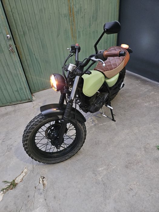 Suzuki VanVan 125cc (cafe racer)