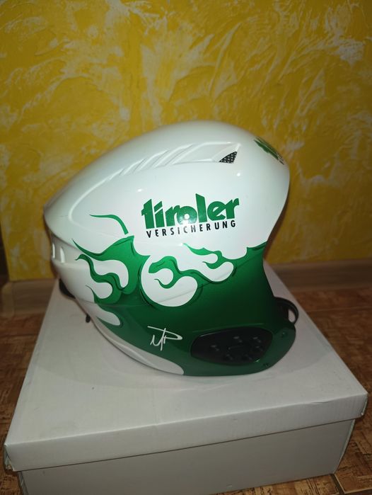 Горнолыжный шлем Uvex  с логотипом  Tioler Versicherung