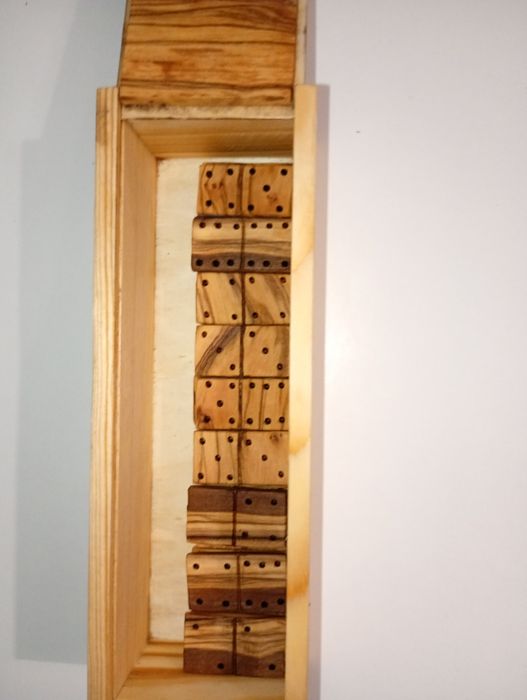 Dominós de oliveira