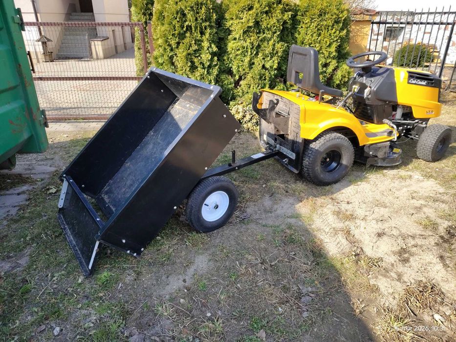 Kosiarka - Traktor ogrodowy Cub Cadet LT2 NR92 z koszem i przyczepką