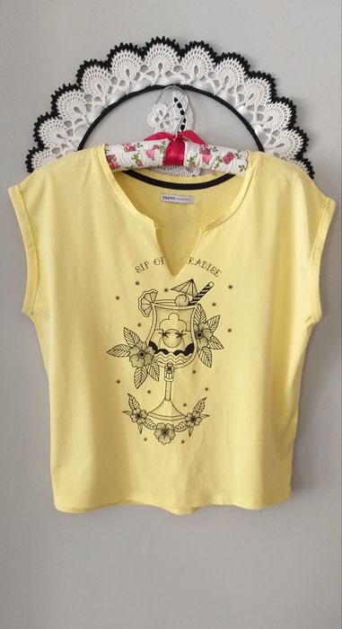 T-shirt Cropp bluzka koszulka napisy wzór dekolt V serek r. L 40