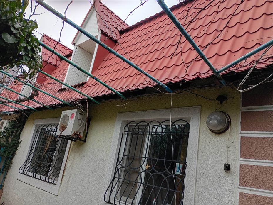 Сдам пол дома 4 комнаты.В Затоке,в центре,в очень безопасном месте