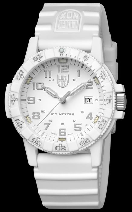Жіночий швейцарський годинник Luminox 0307.WO