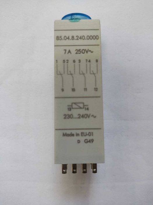 Реле часу (таймер)   FINDER 85.04.8.240.0000 плюс Розетка Finder 94.04