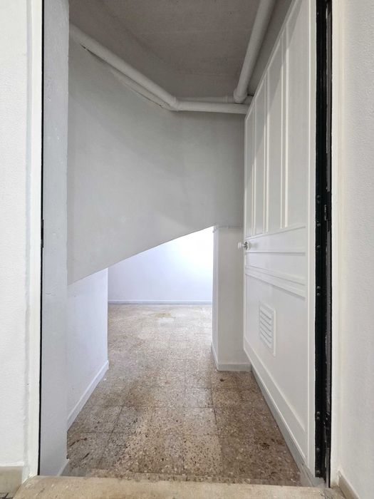 Alugo Espaço Comercial/ Armazém Sesimbra Vila