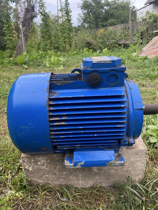 Продам потужний промисловий трифазний електродвигун АИРСМ 112М2 У2.