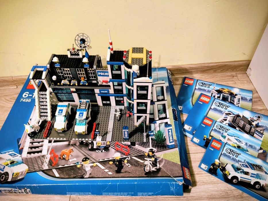 LEGO City 7498 Posterunek policji - kompletny + gratis