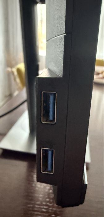 Монітор DELL.
