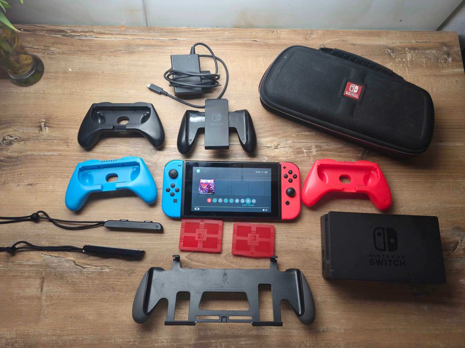 Nintendo Switch – Karta micro SD 128 Gb Bogaty zestaw z akcesoriami i etui