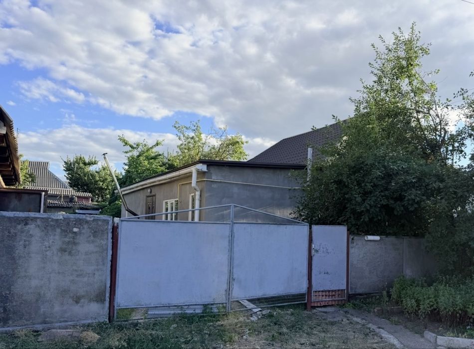 Продається будинок .