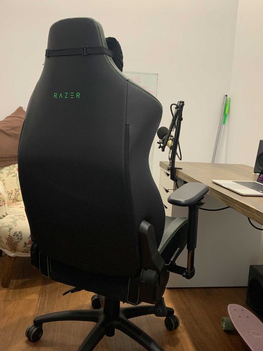 Cadeira Gaming Razer Iskur v1 - usada 2 anos