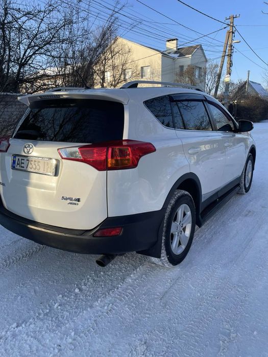 Продам авто Toyota Rav 4 без подкрасов и с родным пробегом