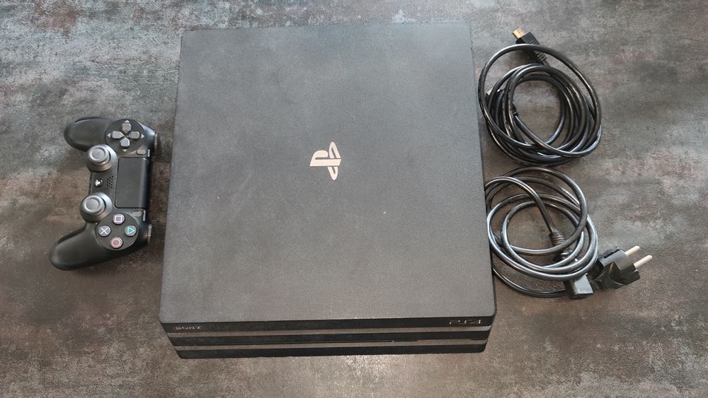 Playstation 4 Pro 1TB de memória