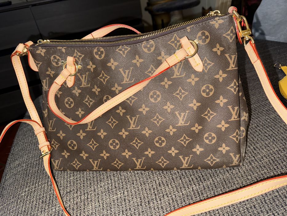 Mala Louis Vuitton d’ Ombro em Camurça por dentrl