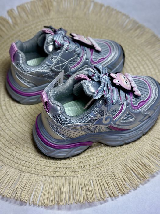 Нові Трендові кросівки для дівчинки з LABUBU