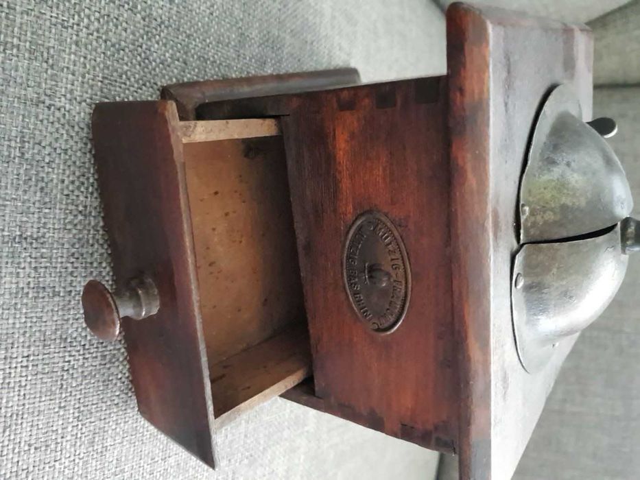 Moinho de café muito Antigo