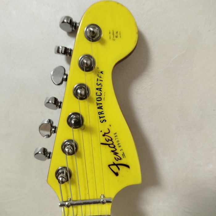 (СРОЧНО)Електро гітара fender superstrat