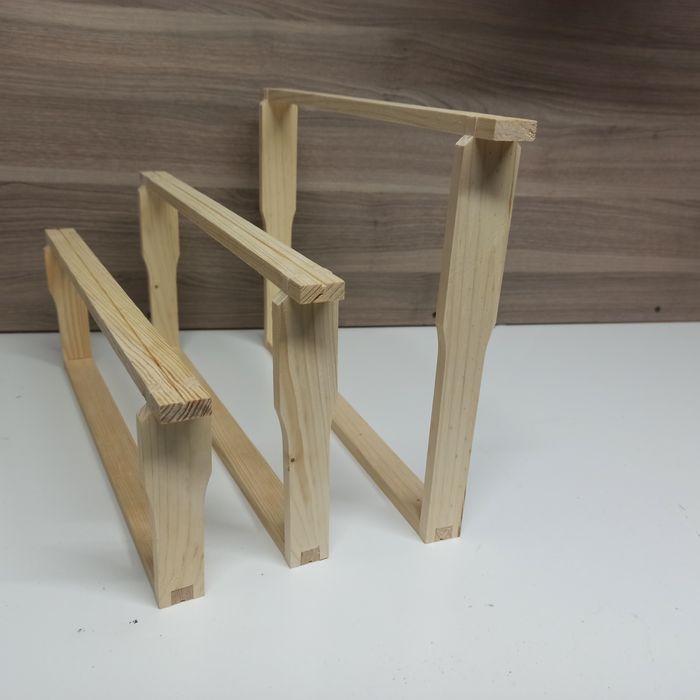 Ramka pszczela do ula wielkopolskiego sosna  dostępne od  ręki.