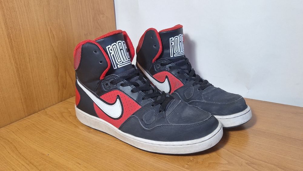Продам кросовки Nike
