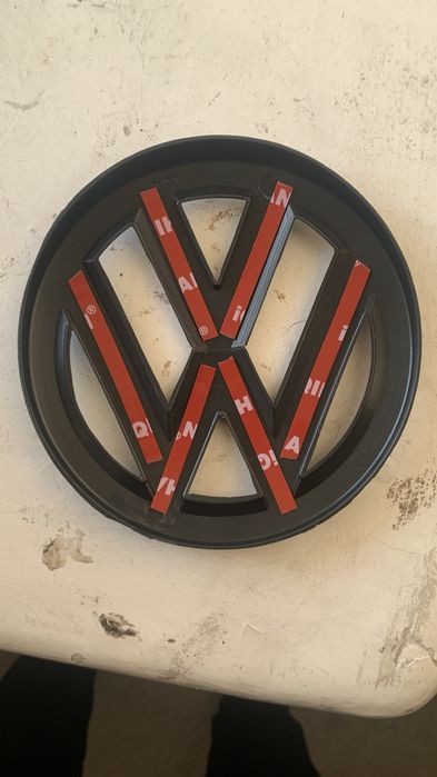 Volkswagen Tiguan Значеок на переднюю эмлему