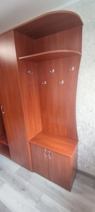 Шафа, передпокій.