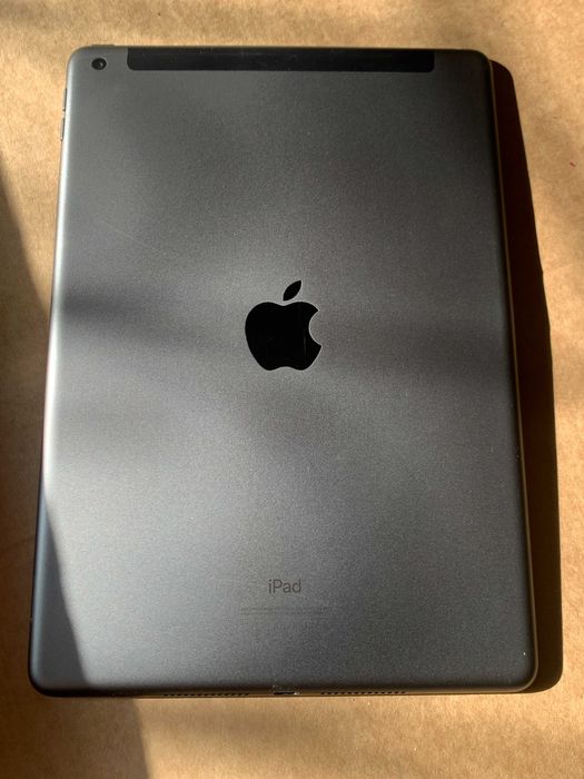 Tablet apple ipad 8 generacji  A2429 128GB bateria 90%