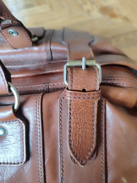 Saco de viagem antigo em pele