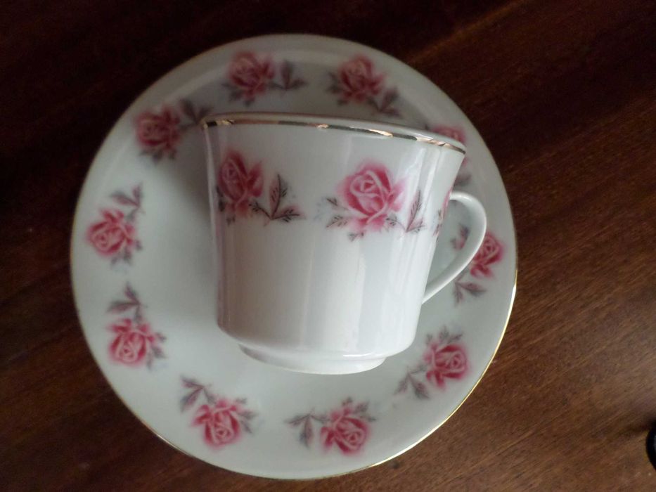 Чашки кофейные с блюдцами  , произведены в Китае в середине 60- х . .