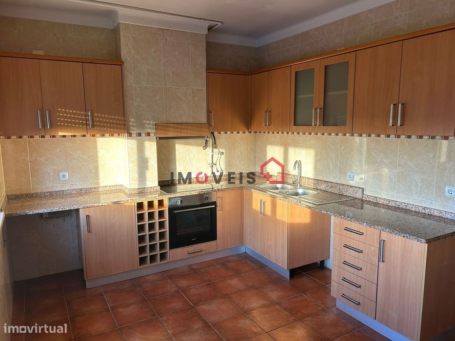 Apartamento T3 no Centro da Vila da Batalha – Último Piso, Excelent...