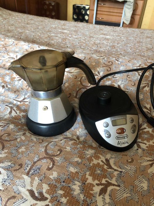 кововарка електро гейзерна Delonghi Alicia EMC2 на 2 чашки