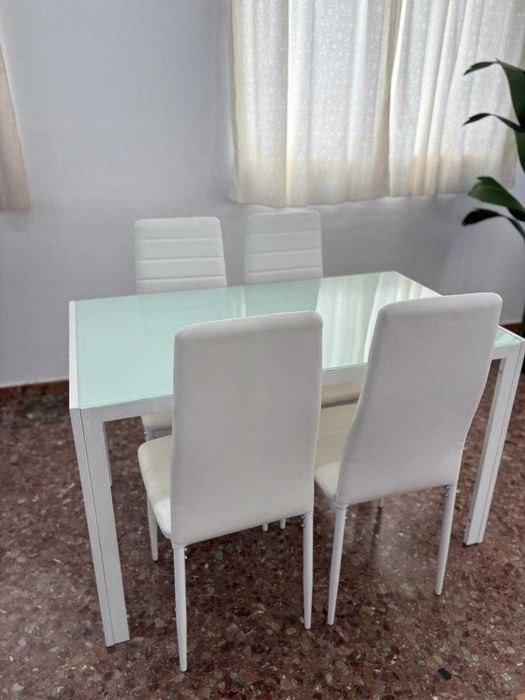mesa de vidro e 4 cadeiras portes grátis