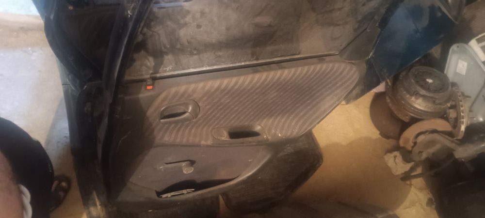 Продам двері на Опель Астра