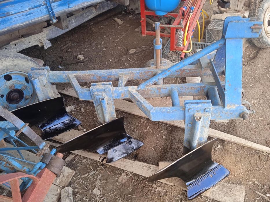 Плуг 3.25 продам