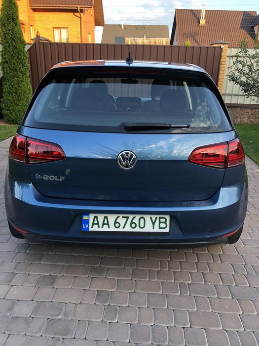 Продам Volkswagen E-golf 2016