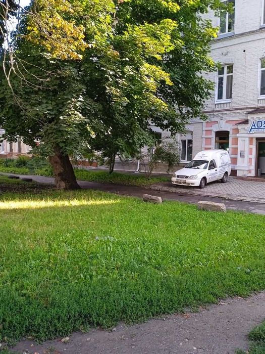 * Продаж 2-кімнатної стильної квартири з високими стелями