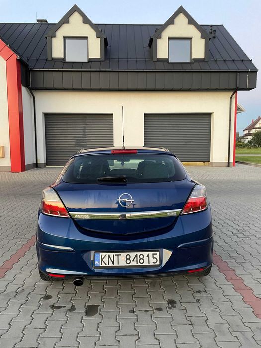 Opel Astra H GTC 1.8 (2 komplety kół)