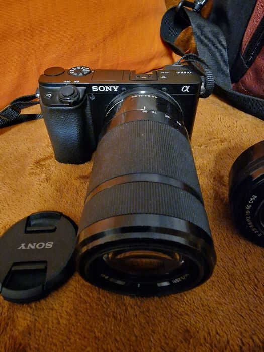 Sony Alpha 6100 + 2 obiektywy, torba. Komplet