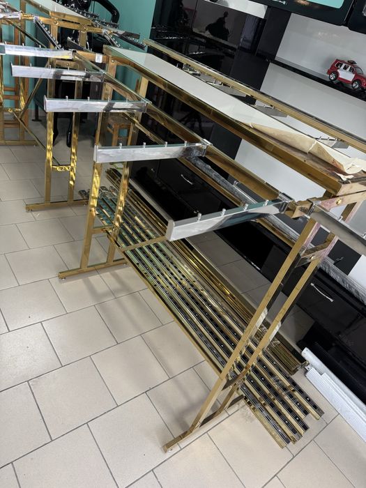 Продам обладнання для промислового  магазина