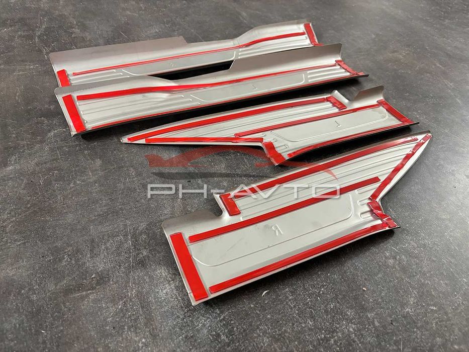 Mitsubishi Outlander 2022+ Накладки на пороги внутрішні на пластик