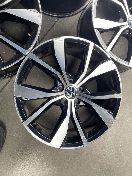 Felgi vw T-roc r-line 19 cali 5x112 golf passat oryginał do regeneracj