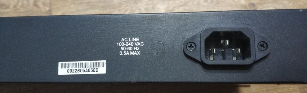 Коммутатор D-Link DES-3028