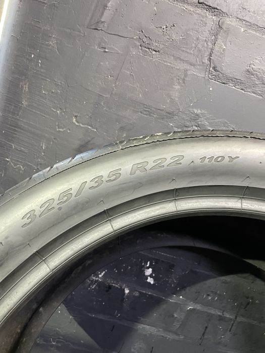 Різноширокі 285/40 + 325/35 R22 Pirelli Pzero