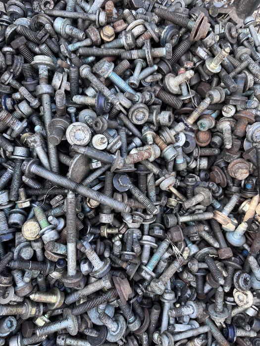 Болти, гайки, саморези, VAG Passat, Caddy, Golf, Audi, Skoda