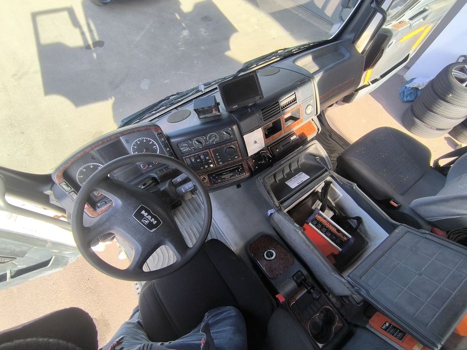 Camião betoneira 9m3 MAN 35.380 cx auto tapete para betão 16M comando