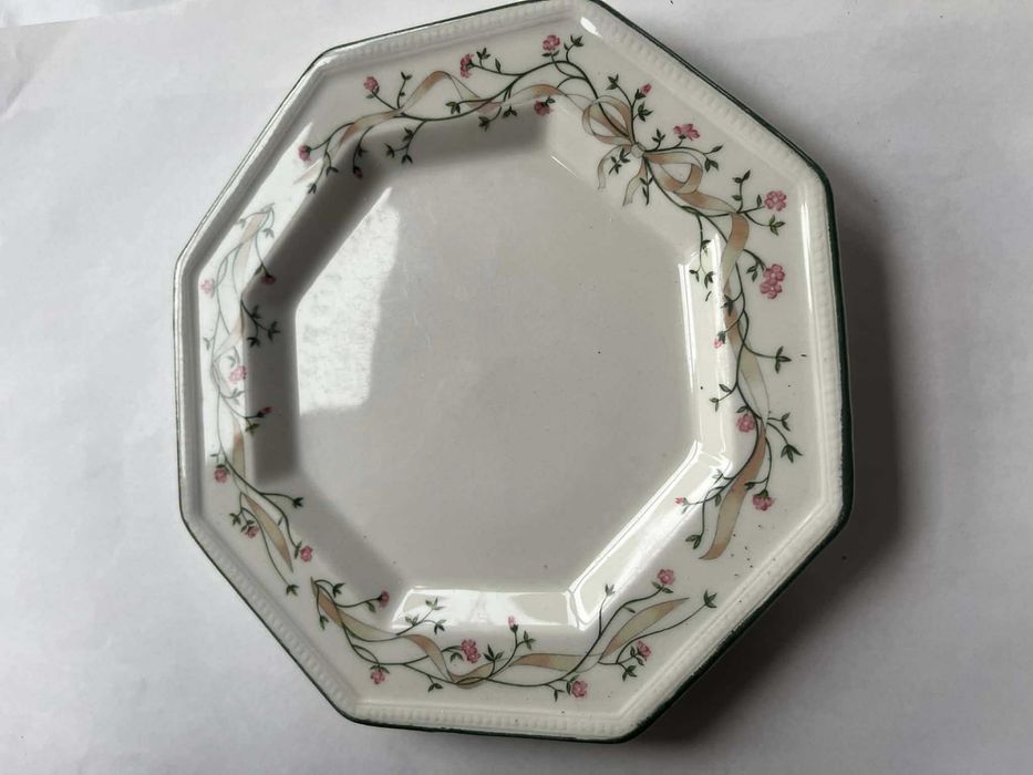 Talerz deserowy ceramiczny Johnson Brothers Eternal Beau 20 cm